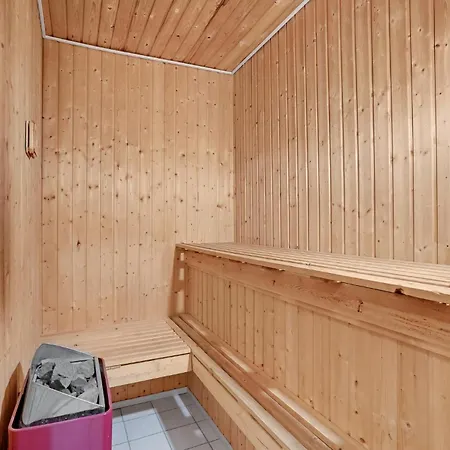 Pet Friendly In *